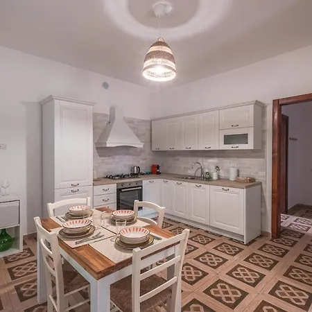 Antonio - Con Piscina Villa