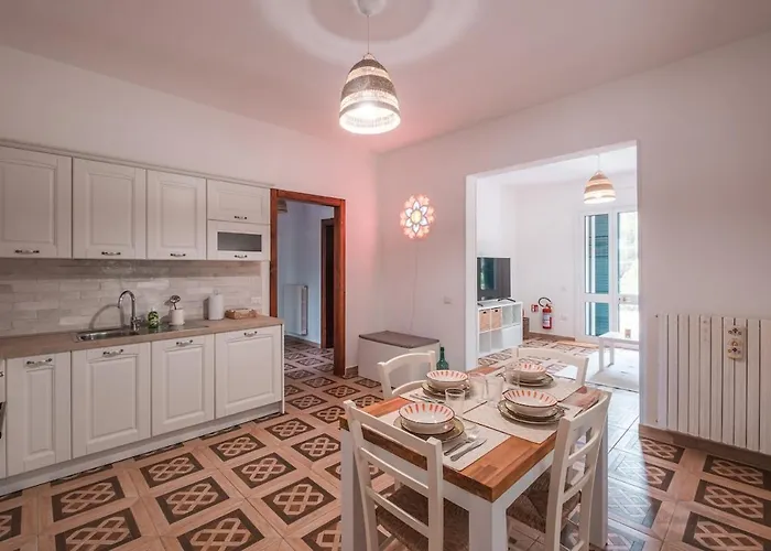 Antonio - Independent House